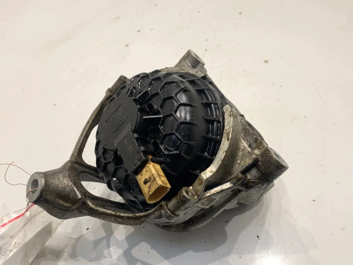 Motorfäste höger Audi Q5 FY 2.0 265HK