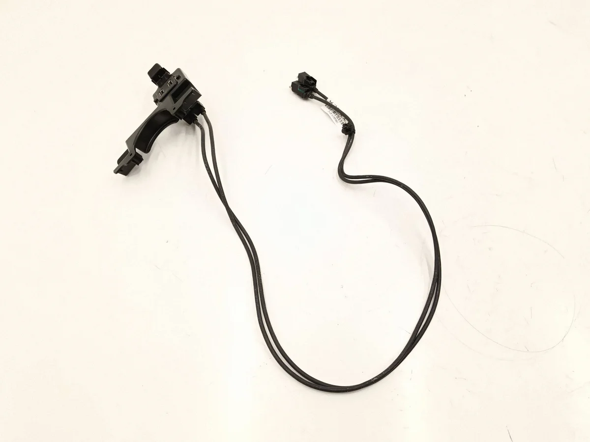 Tesla Model S 2020 Conector USB Usado