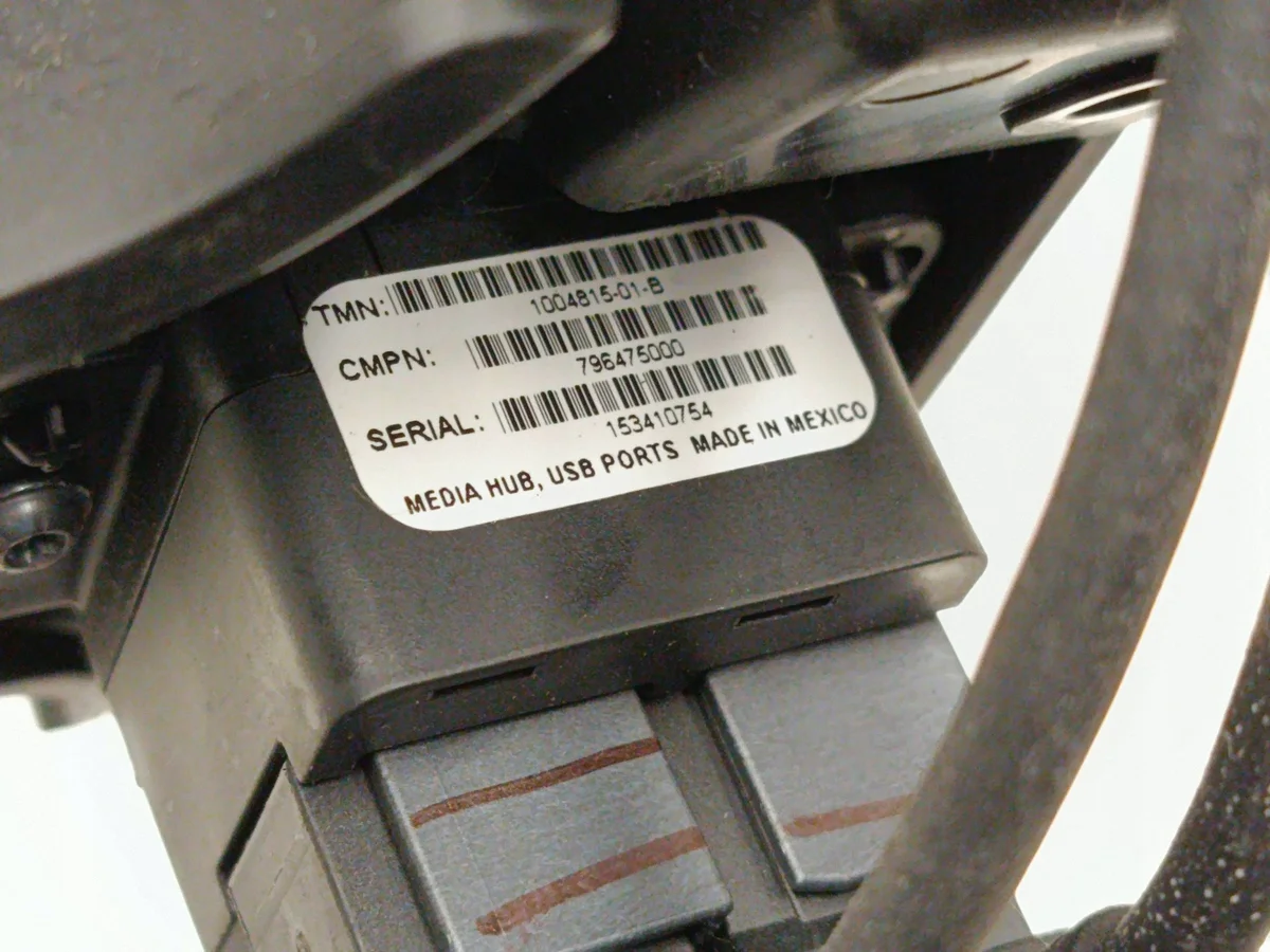 Tesla Model S 2020 Conector USB Usado image 6