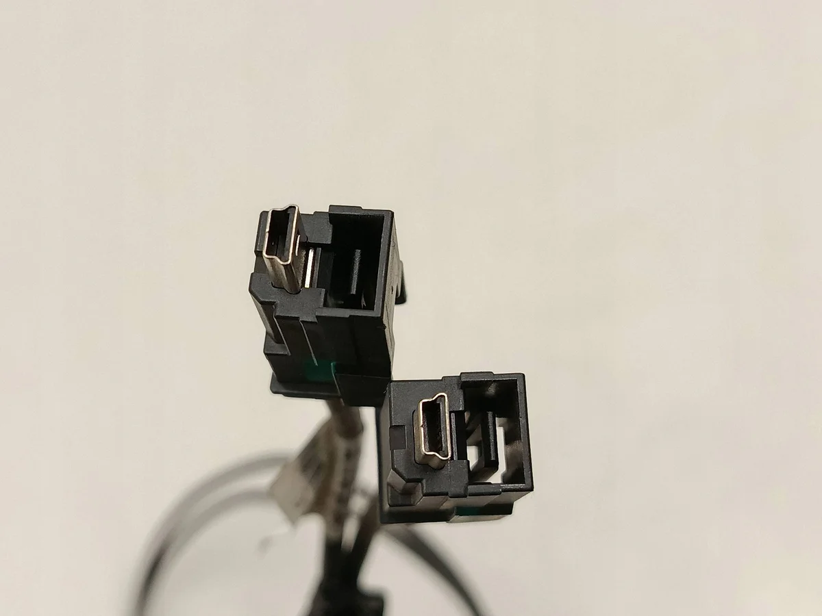 Tesla Model S 2020 Conector USB Usado image 7