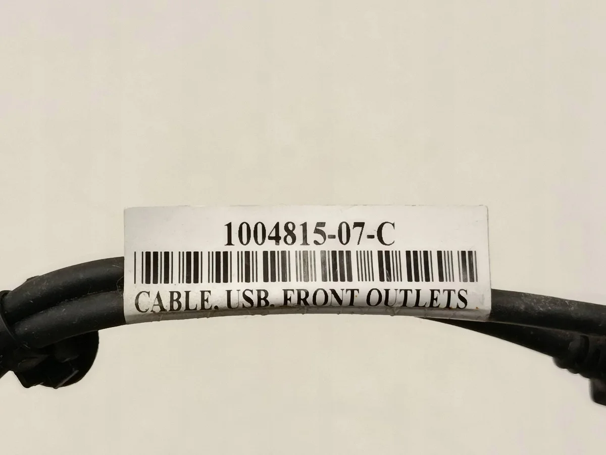 Tesla Model S 2020 Conector USB Usado image 8