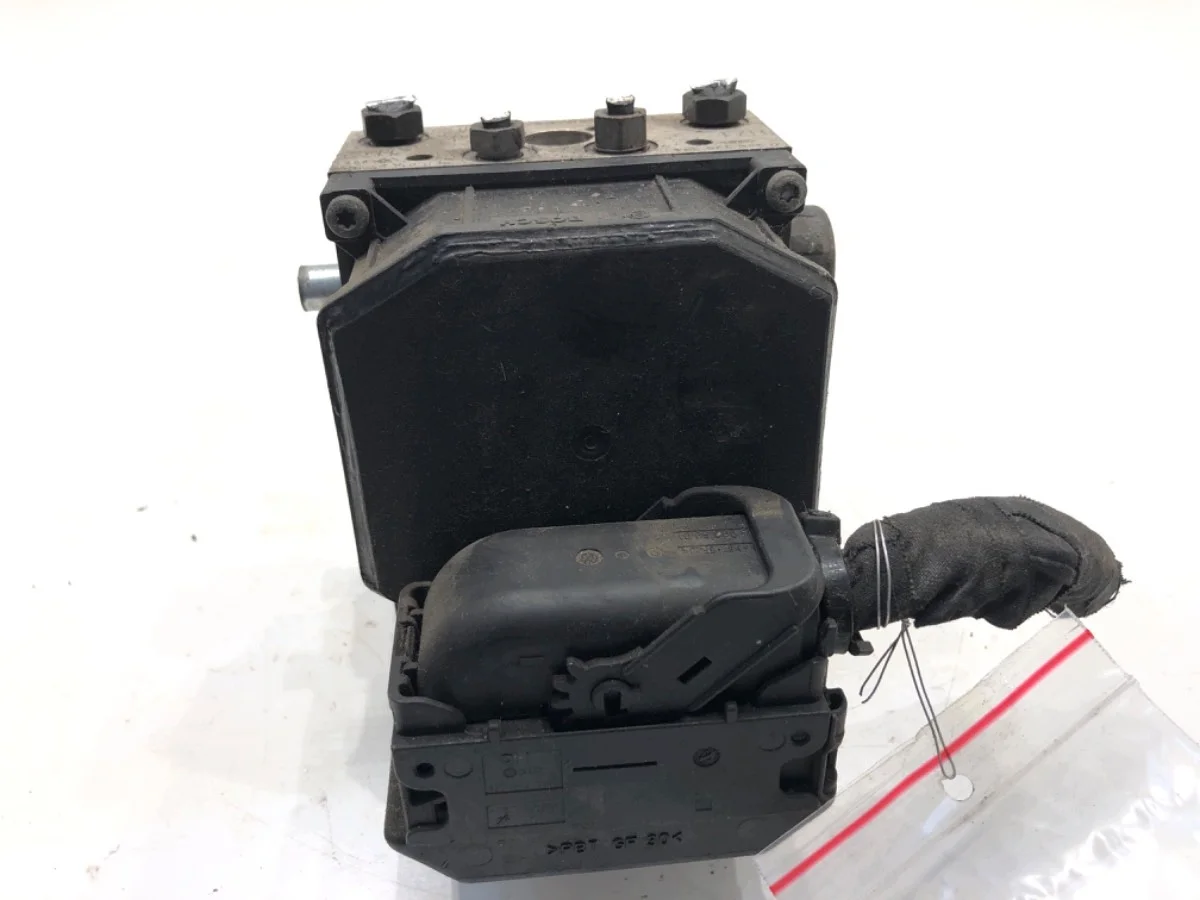Bomba ABS Audi A8 D3 4E0614517BC Usado image 3