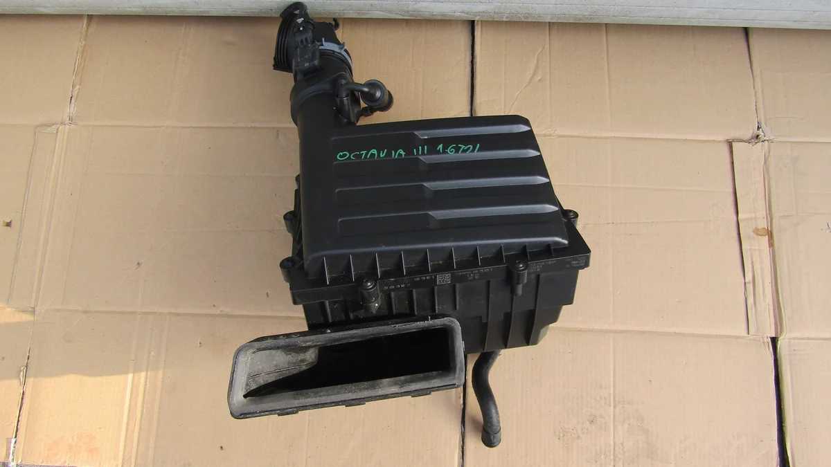 VW Skoda Audi 1.6 TDI Air Filter Housing