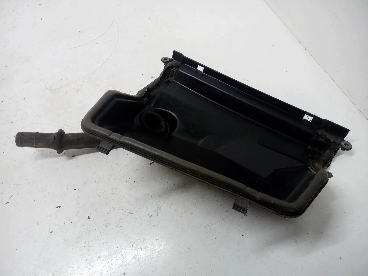 Lower Windshield Drain Panel Left Renault Trafic III image 4