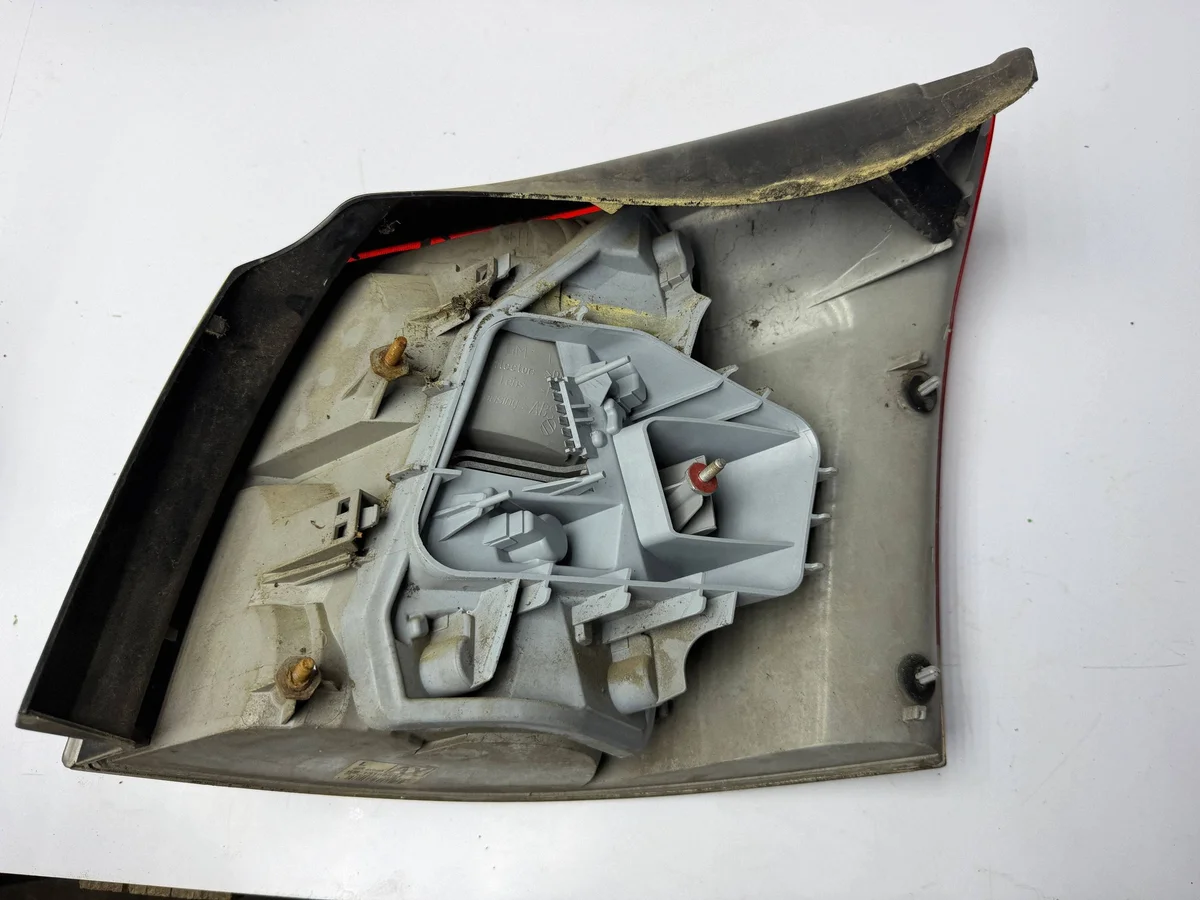 Vänster baklykta Opel Signum KOR3323 image 4