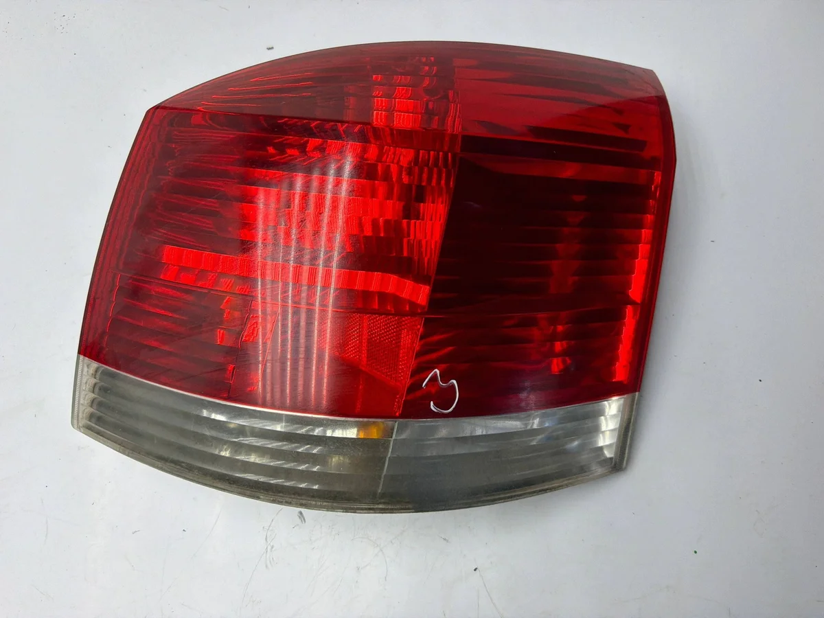 Feu arrière droit Opel Signum KOR3324 image 3