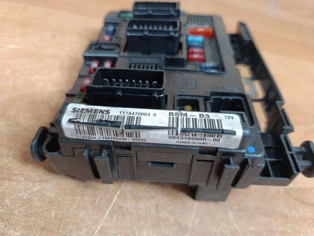Peugeot 206 307 BSM Fuse Box Module Used
