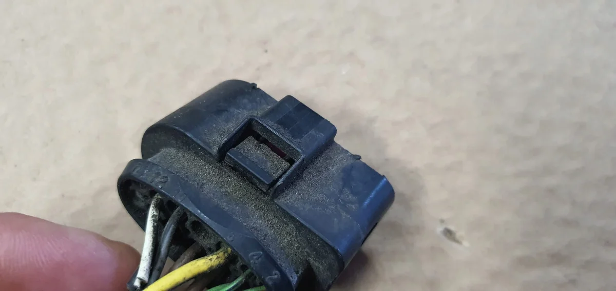 Stecker 3C0973737 für Audi SQ7/Q8/A4 B9 image 3