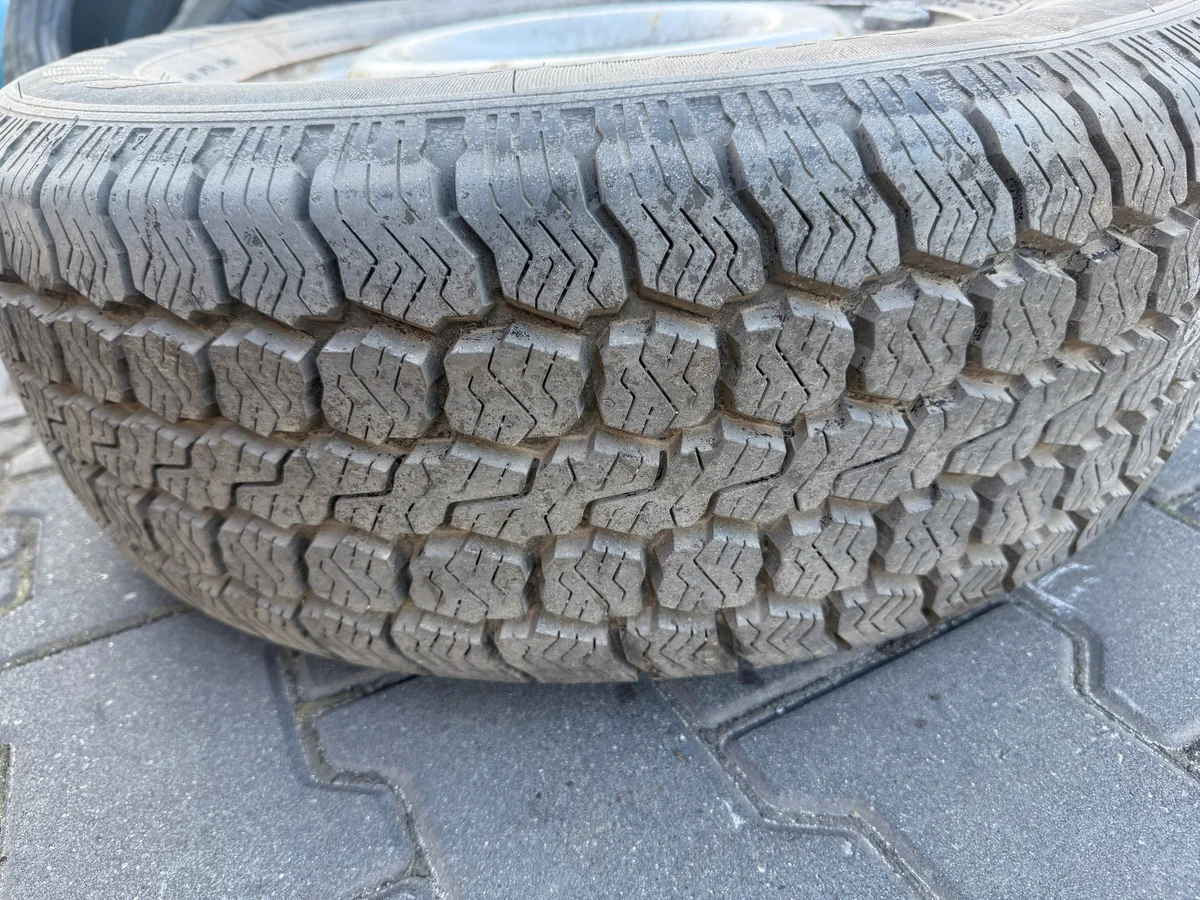 Goodyear Cargo Vector 235/65R16C käytetty