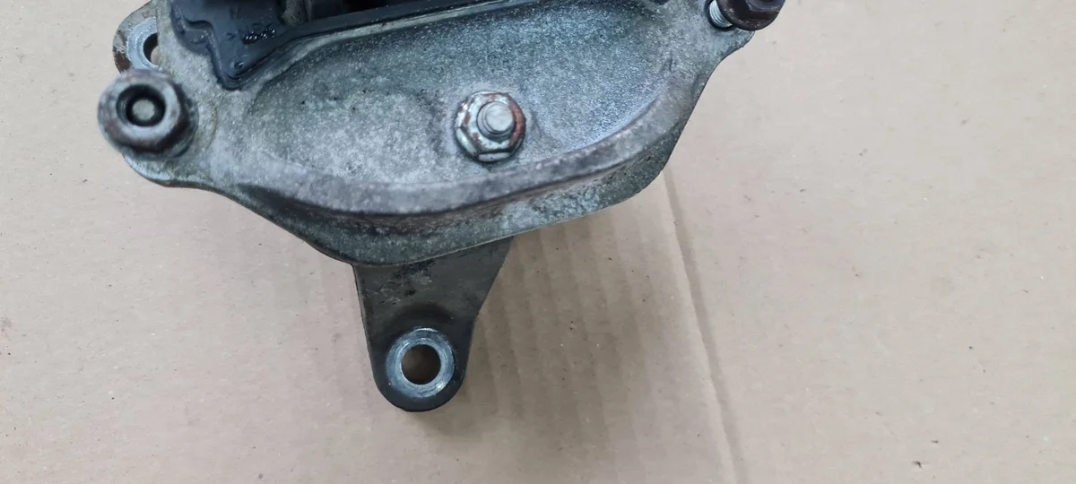 Audi Q5 8R Engine Mount Bracket 2.0 TDI image 5
