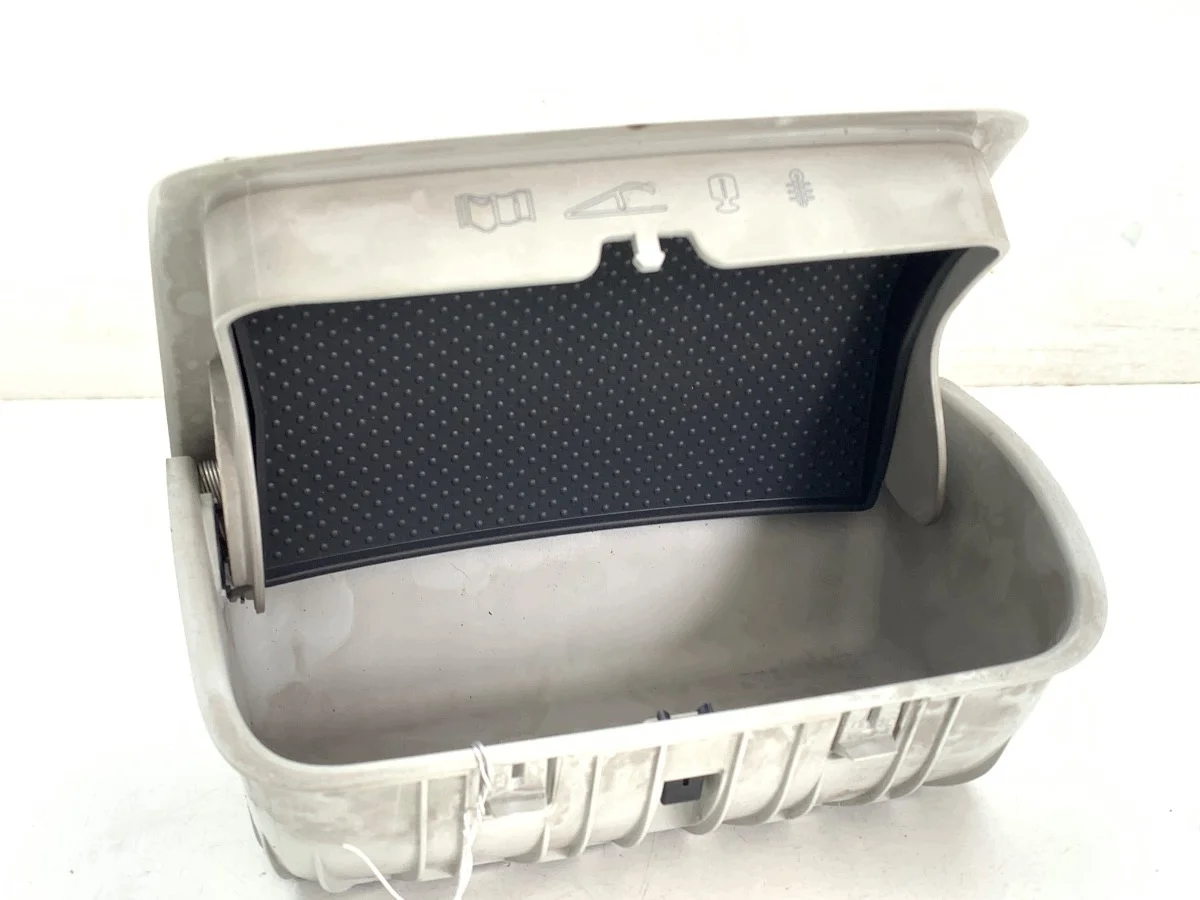 Portagafas Skoda Octavia III 5E0868837A Usado