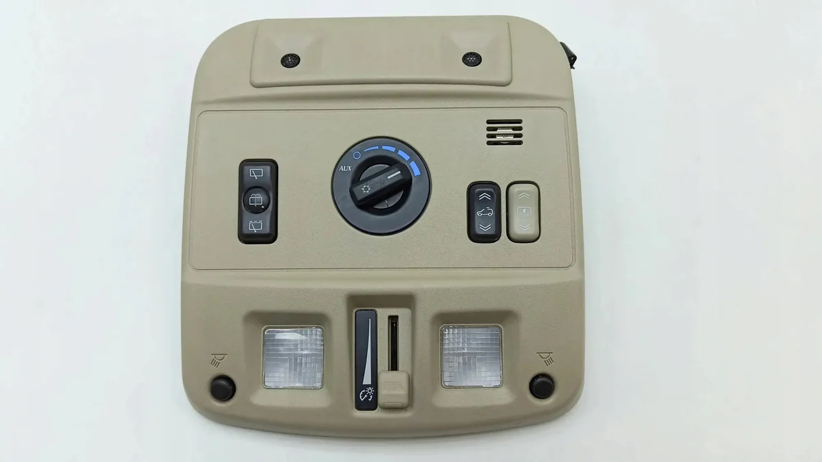 Luz de Teto Cadillac SRX GMT265UV Usado