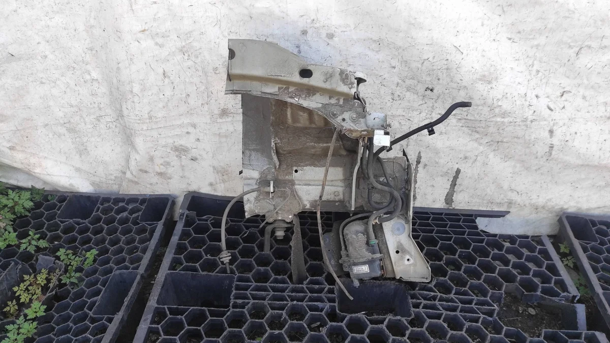 Oikea etulokero Renault Clio III 05-12