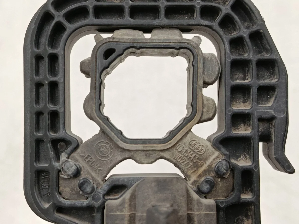 BMW 3 G20 G21 Adapter Koeler Rechts 9895624 image 7