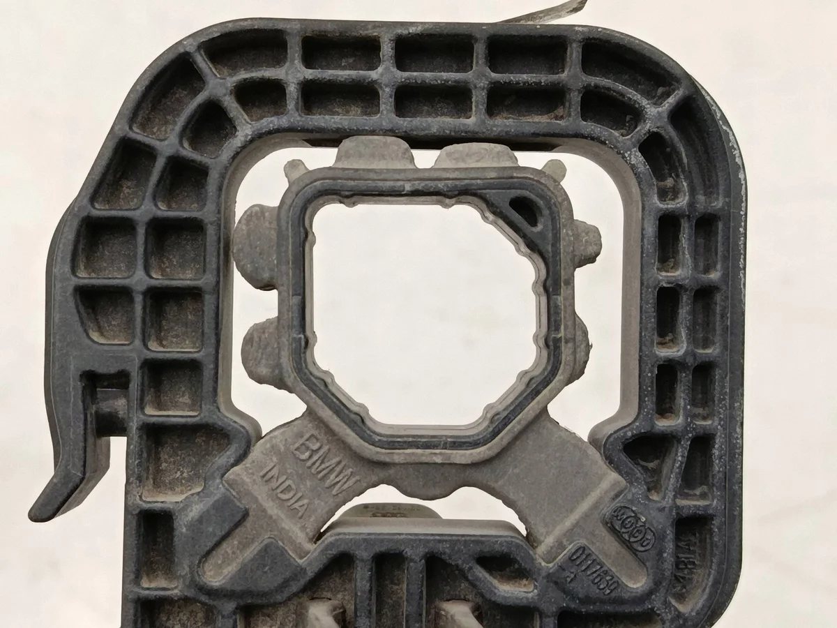 BMW 3 G20 G21 Adapter Koeler Rechts 9895624 image 8