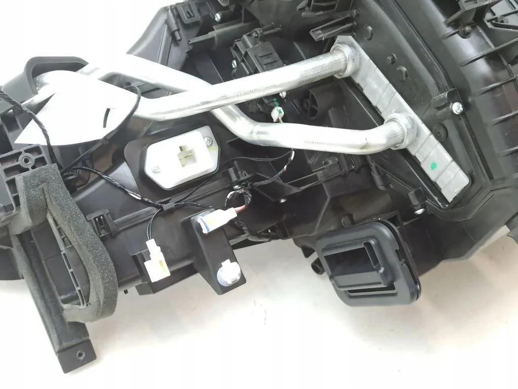 Carcasa Calefactor Nissan Navara D23 271105JN3A image 3