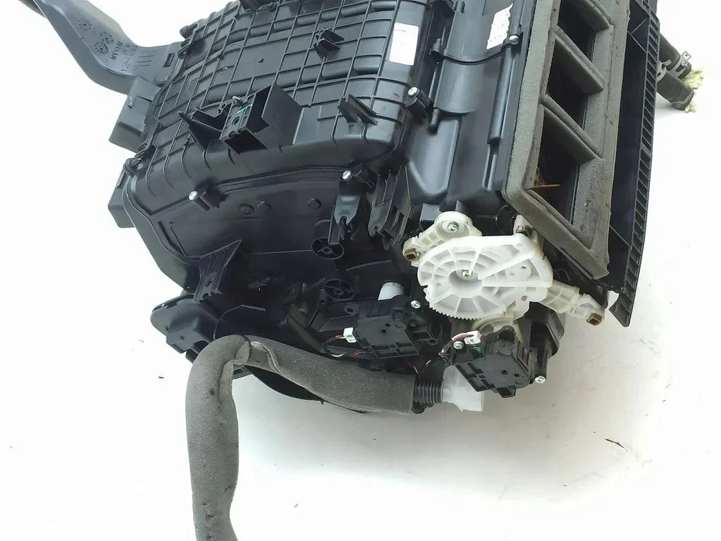 Carcasa Calefactor Nissan Navara D23 271105JN3A image 8