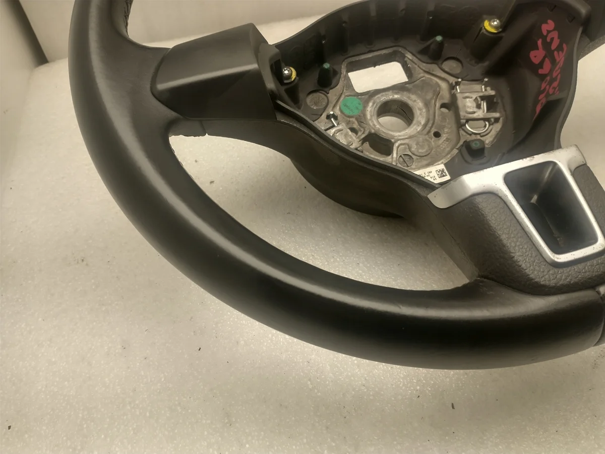 Ohjauspyörä VW Polo 6R 09-14r Nahka