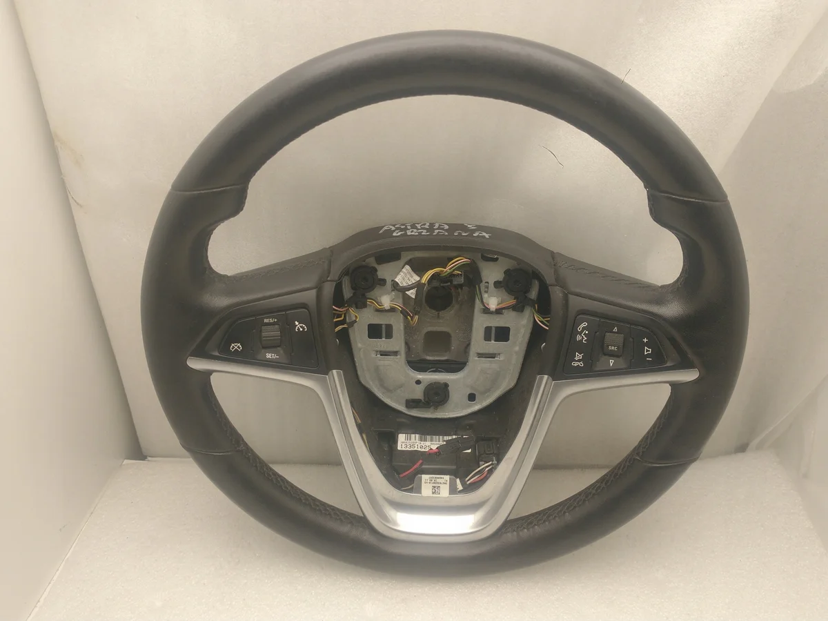 Volant OPEL ASTRA IV J 09- Chauffant Multifonction