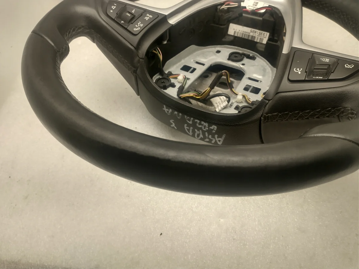 Opel Astra J Ratt Läder Uppvärmd Multifunktion image 5