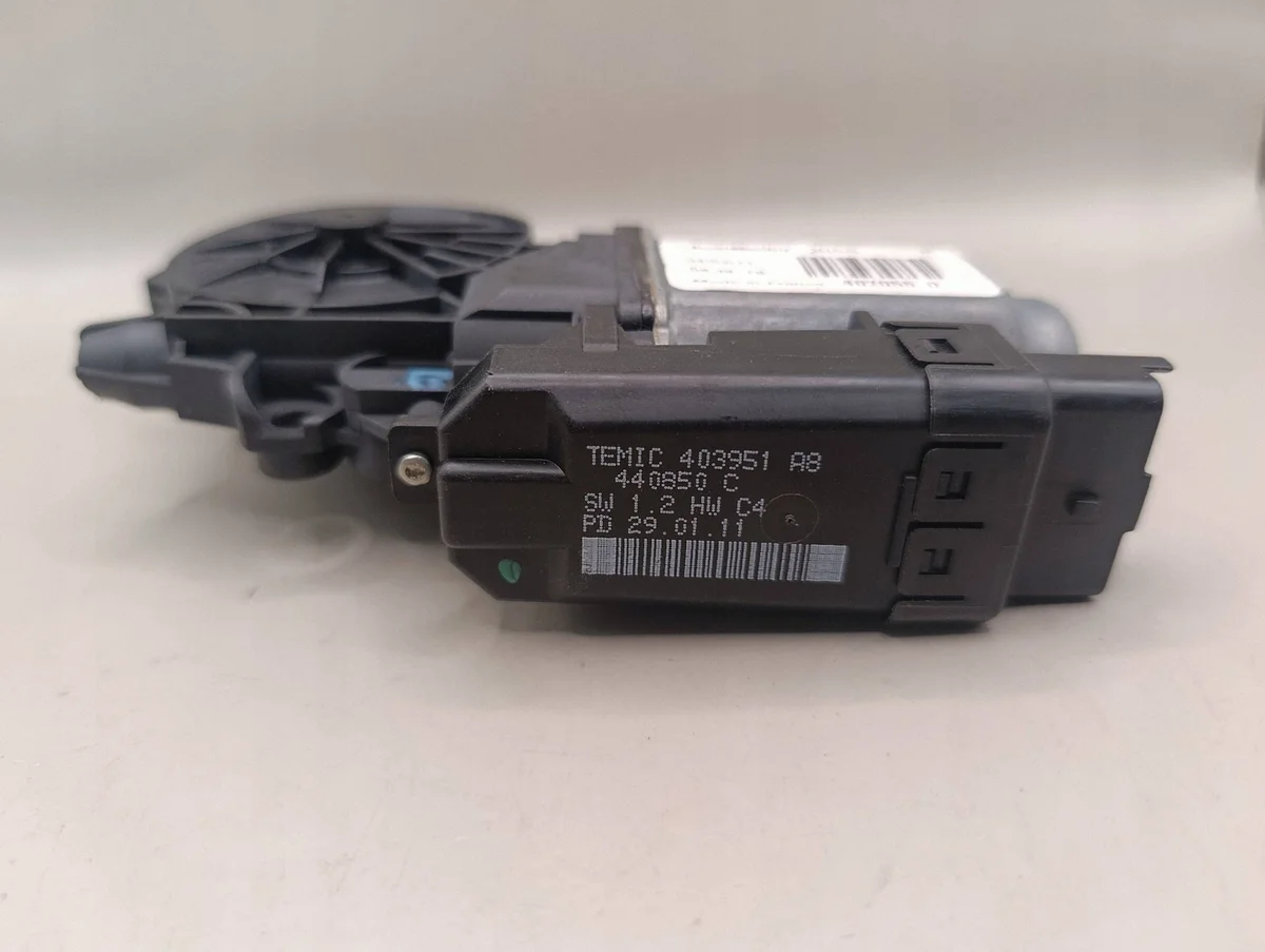 Kia Window Motor 402055D Used image 3