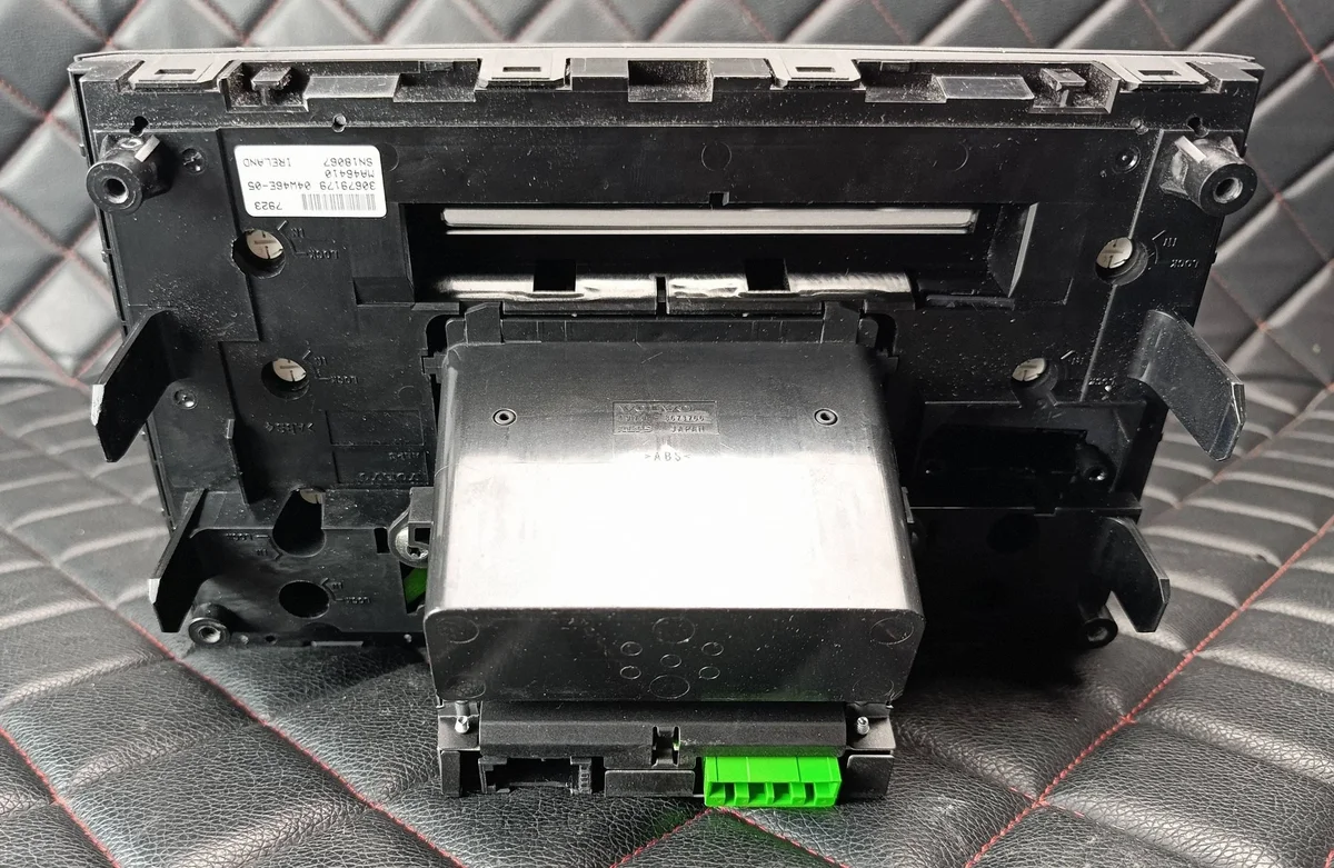 Rádio Volvo XC90 30679179 CMB3698