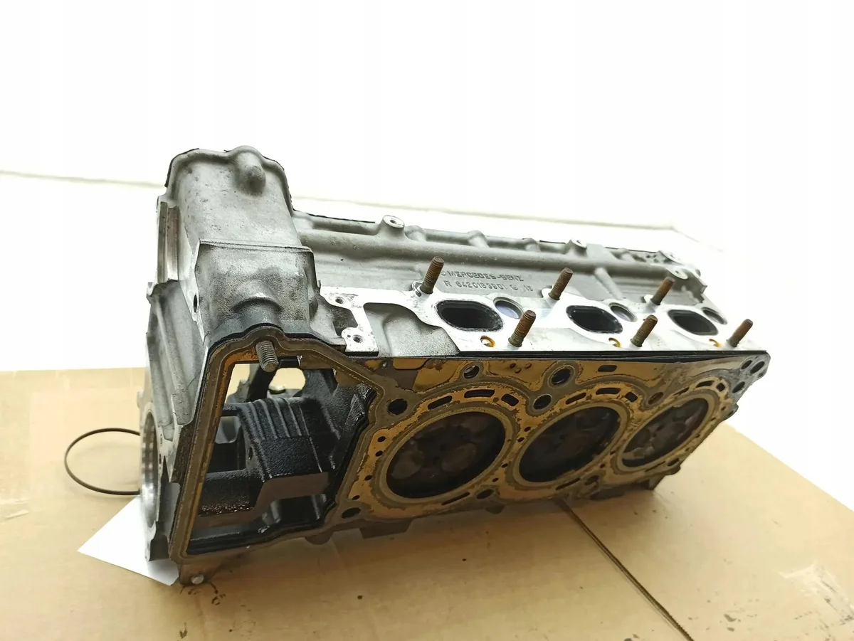 Mercedes-Benz A6420101121 culasse image 4