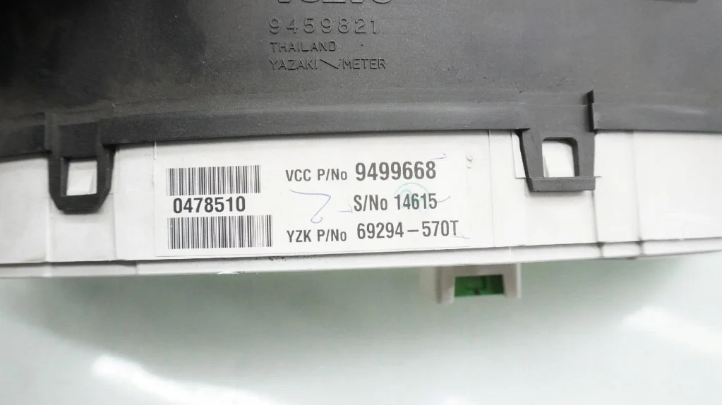 Volvo S60 I 2.4 mittaristo 9499668