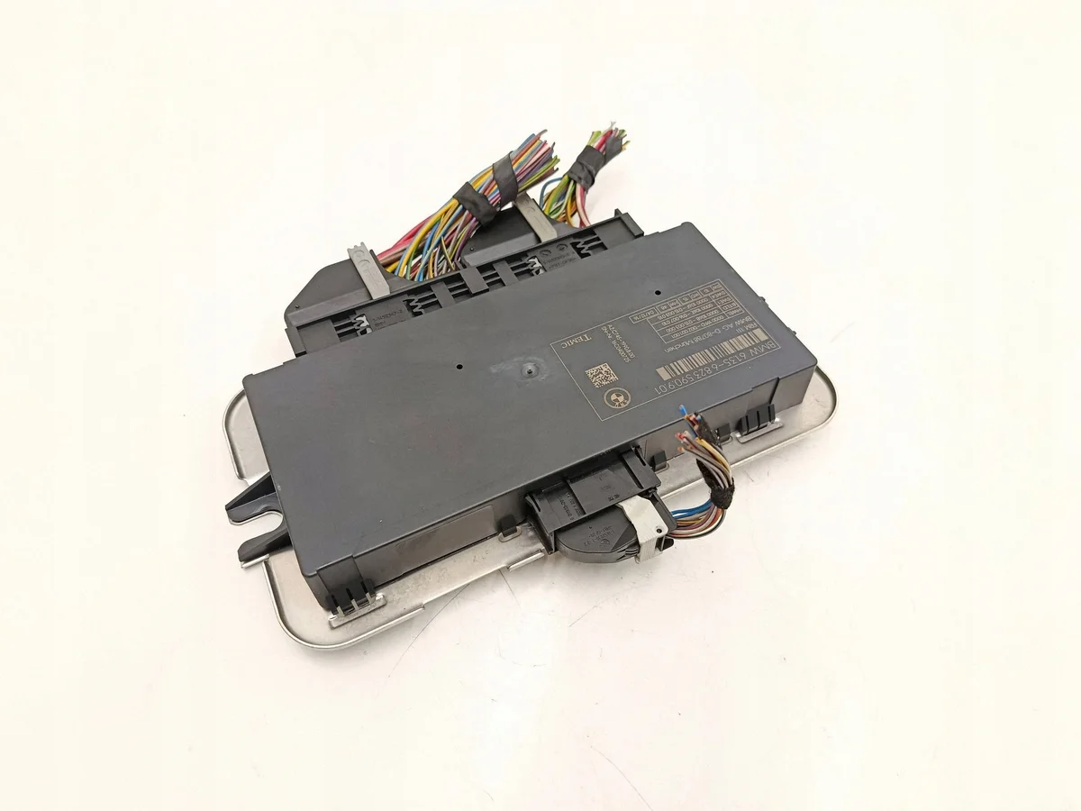 Ohjausyksikkö valoille BMW F10 6823590