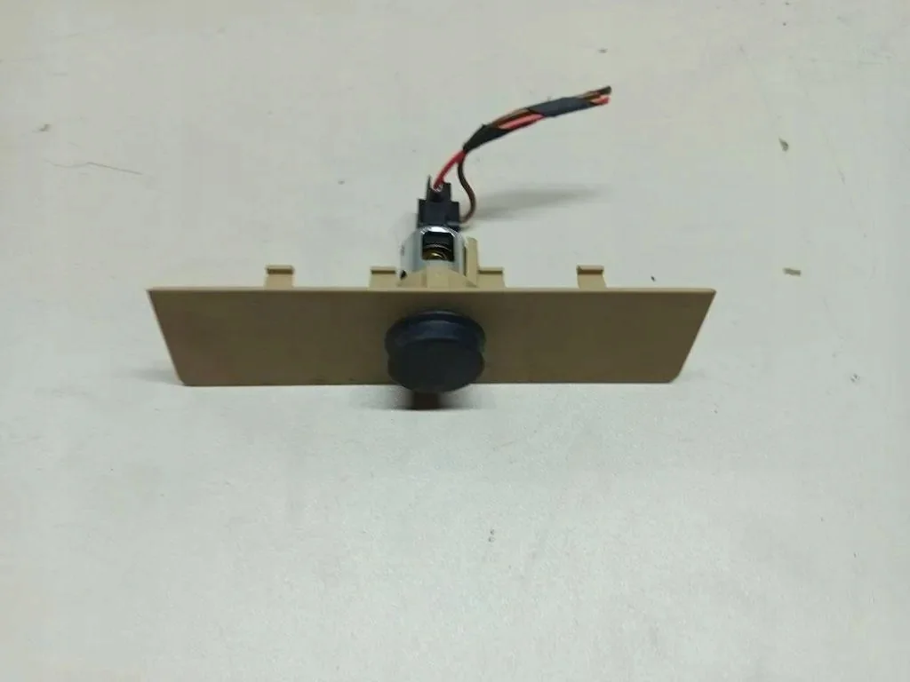 12V-uttag BMW X3 (F25) 9221813