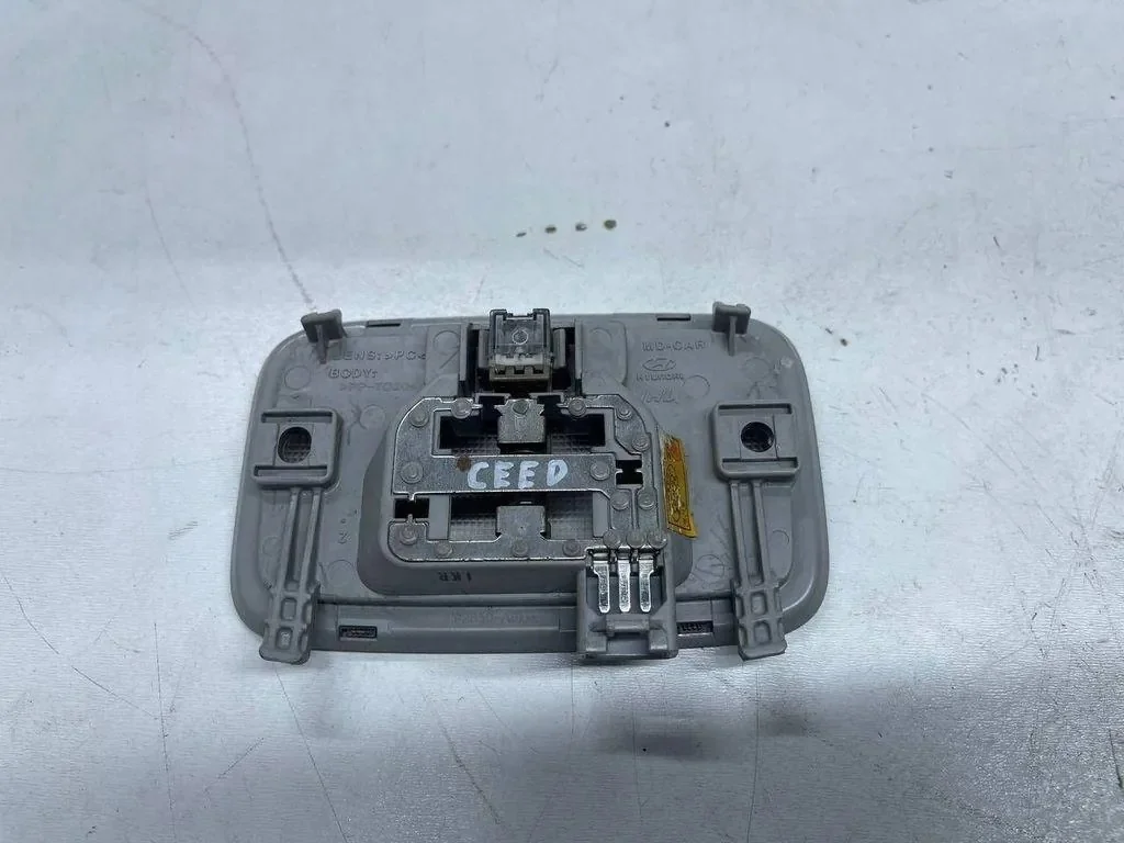 Luz Interior Kia Pro Ceed II 928503XXXXW7 Usado image 5