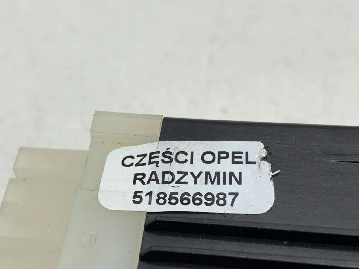 Conector USB Opel Insignia B Usado image 3