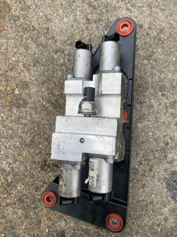 Venttiililohko BMW X5 F15 E70 X6 F16 E71