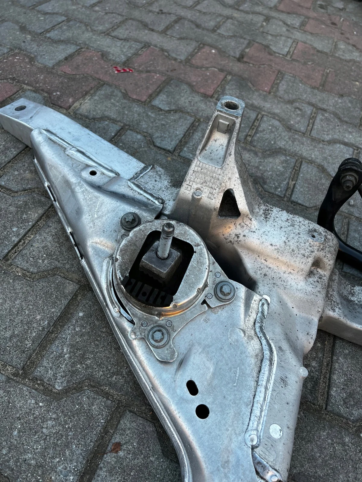 Alfa Romeo Giulia Engine Cradle Used image 7