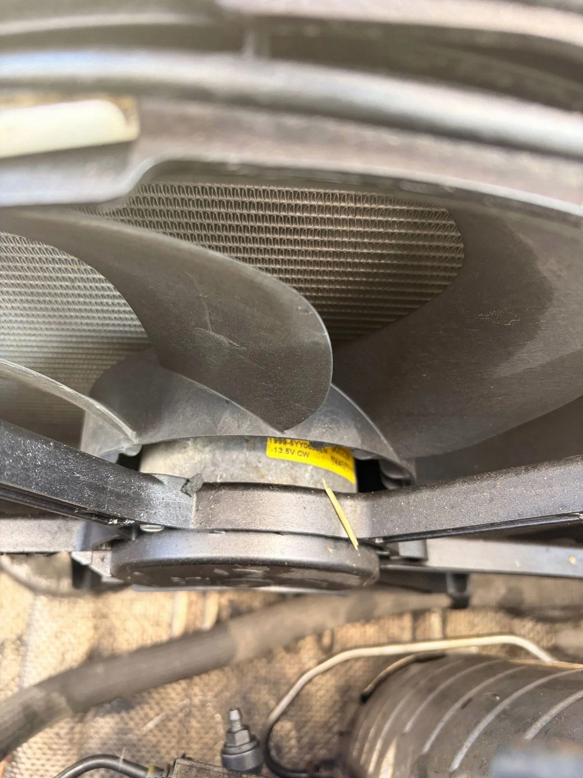 Peugeot 308 II T9 1.2 THP ventilador image 4