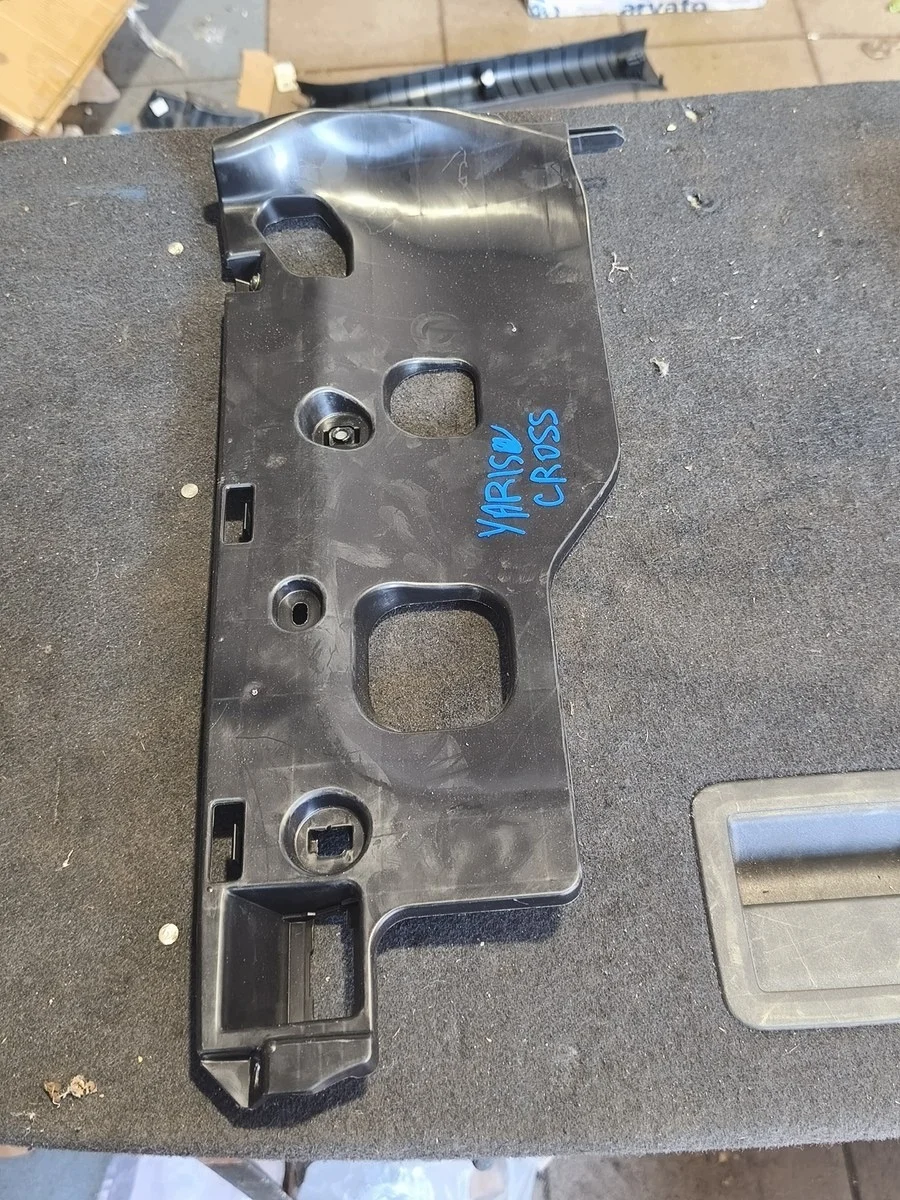 Toyota Yaris Cross Afdekking Onder Dashboard