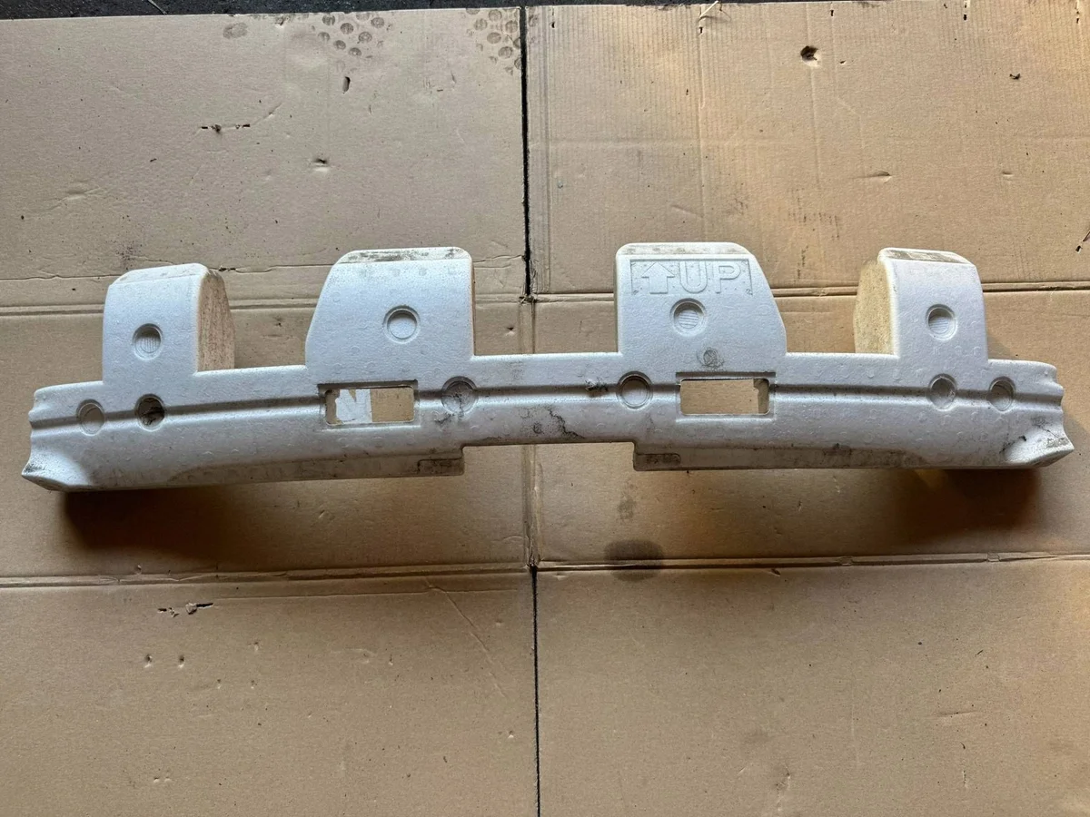 Nissan 850901AA0A Gebruikte Bumper Absorber