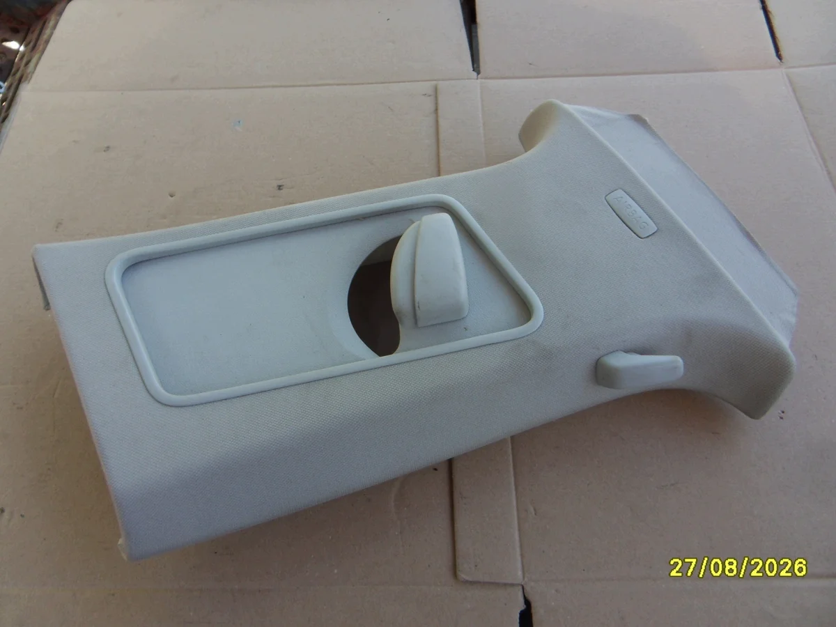 VW Golf VI Kombi B-stolpe övre höger täckpanel