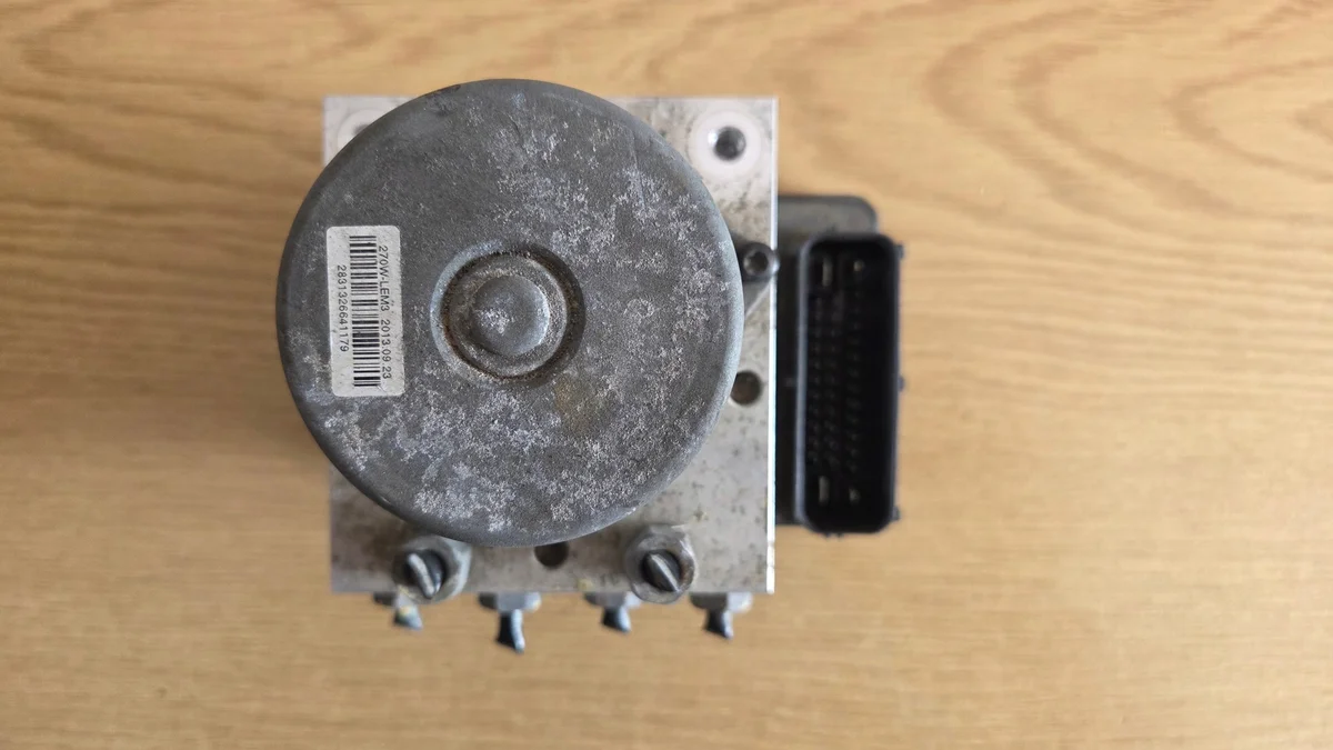 ABS Pump Opel Mokka 95367359 AVN image 3