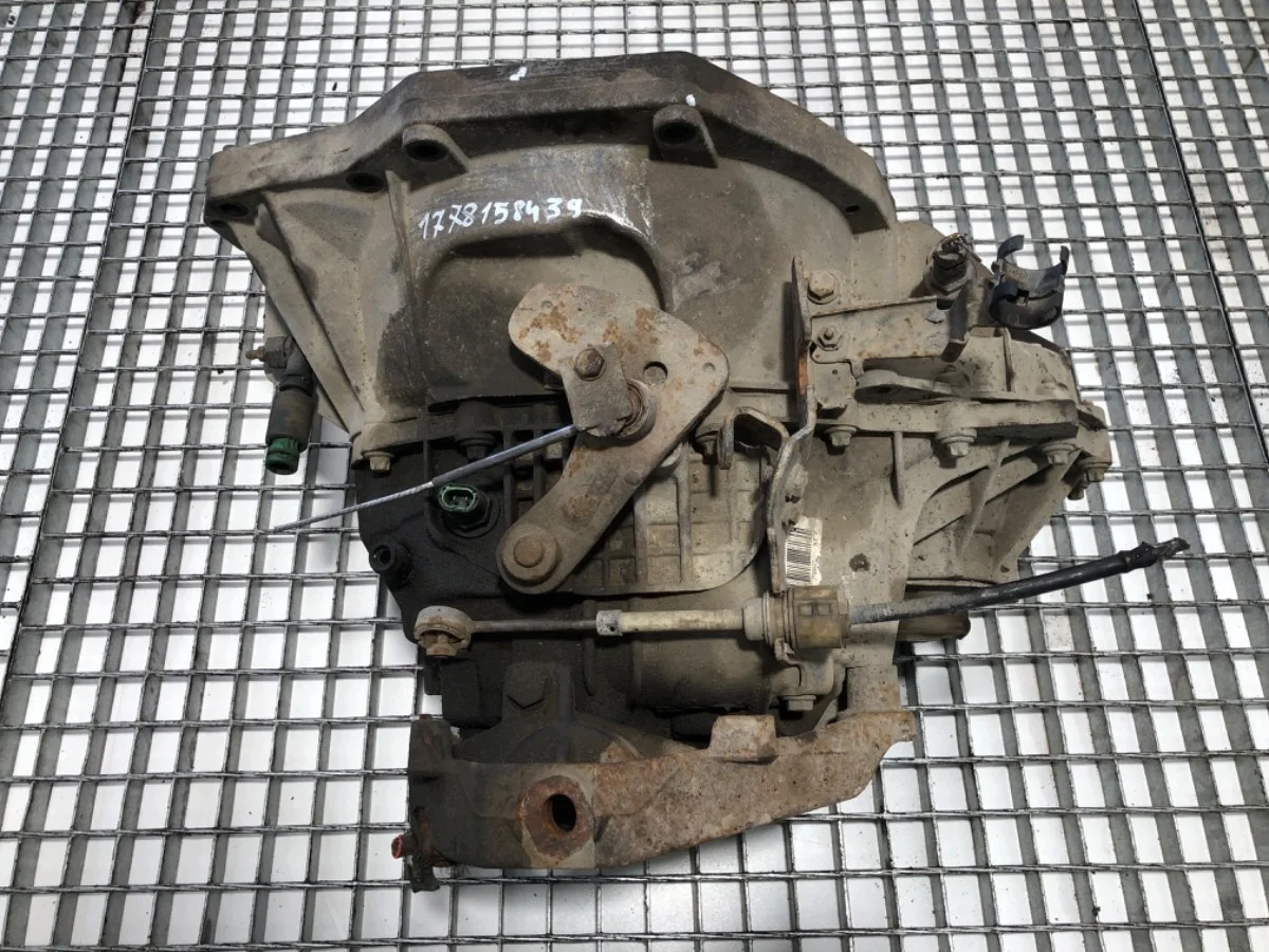 Caja de cambios Renault Master II 8200065323 image 4