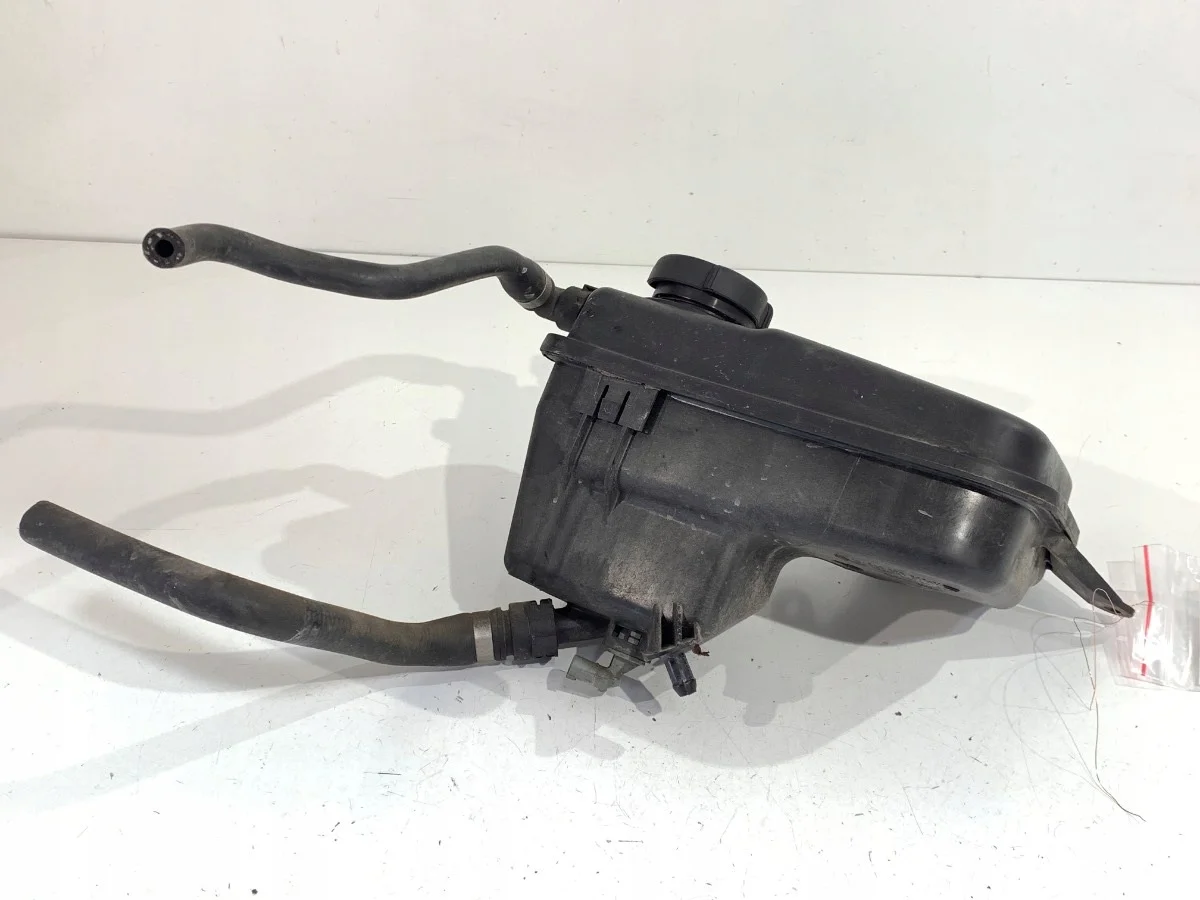 Jäähdytysnestesäiliö BMW E61 04-10 Käytetty