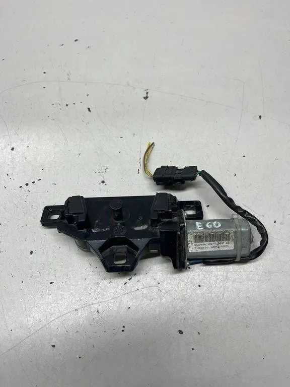 BMW 7 E65 E66 2004 Actuador Maletero