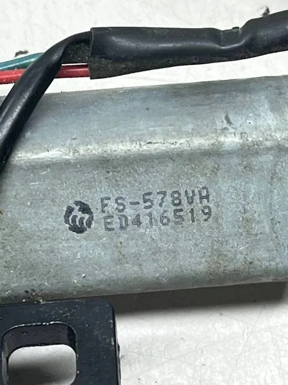 BMW 7 E65 E66 2004 Tailgate Actuator 7014872