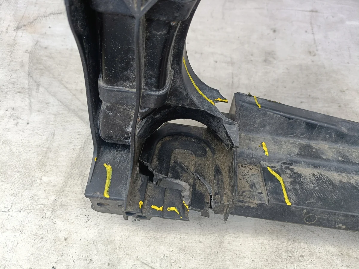 Audi A4 B8 A5 8F0 Verstärkung Frontträger 8F0805594 image 6