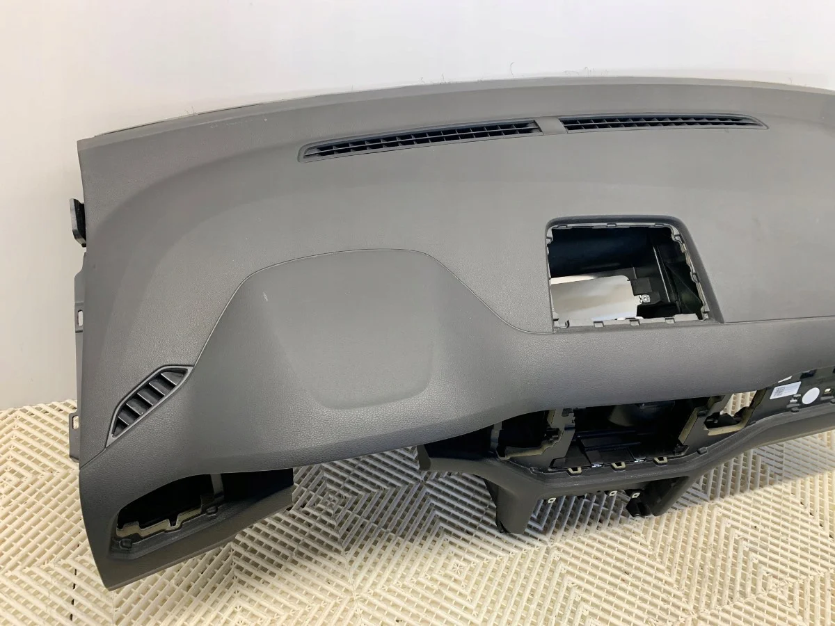 VW Golf VII Farmari Kojelauta Konsoli Paneeli