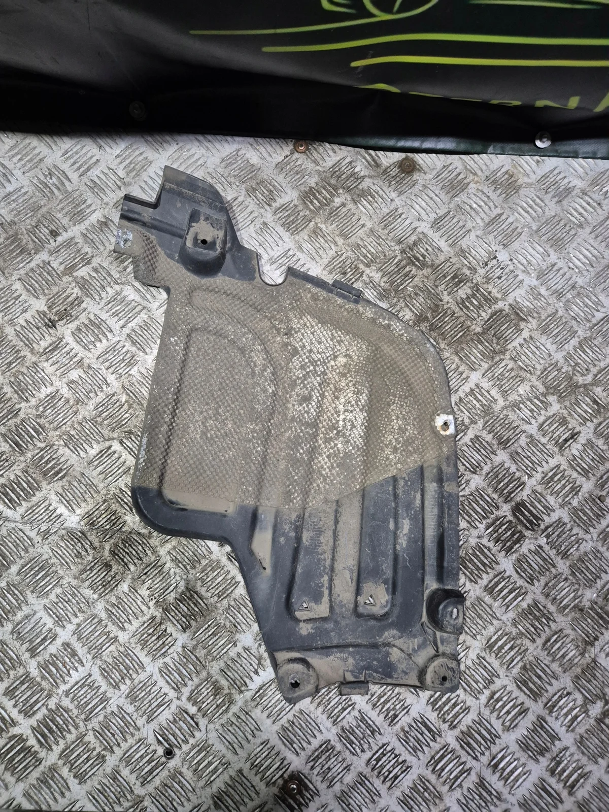 BMW X5 G05 X6 G06 Onderplaat Links Achter