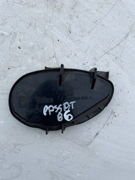 Copertura faro VW Passat B6 usata