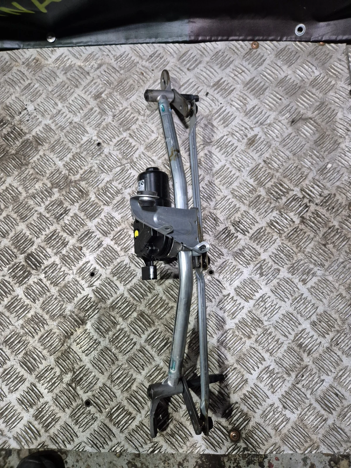 BMW X7 G07 Wiper Motor Mechanism Used