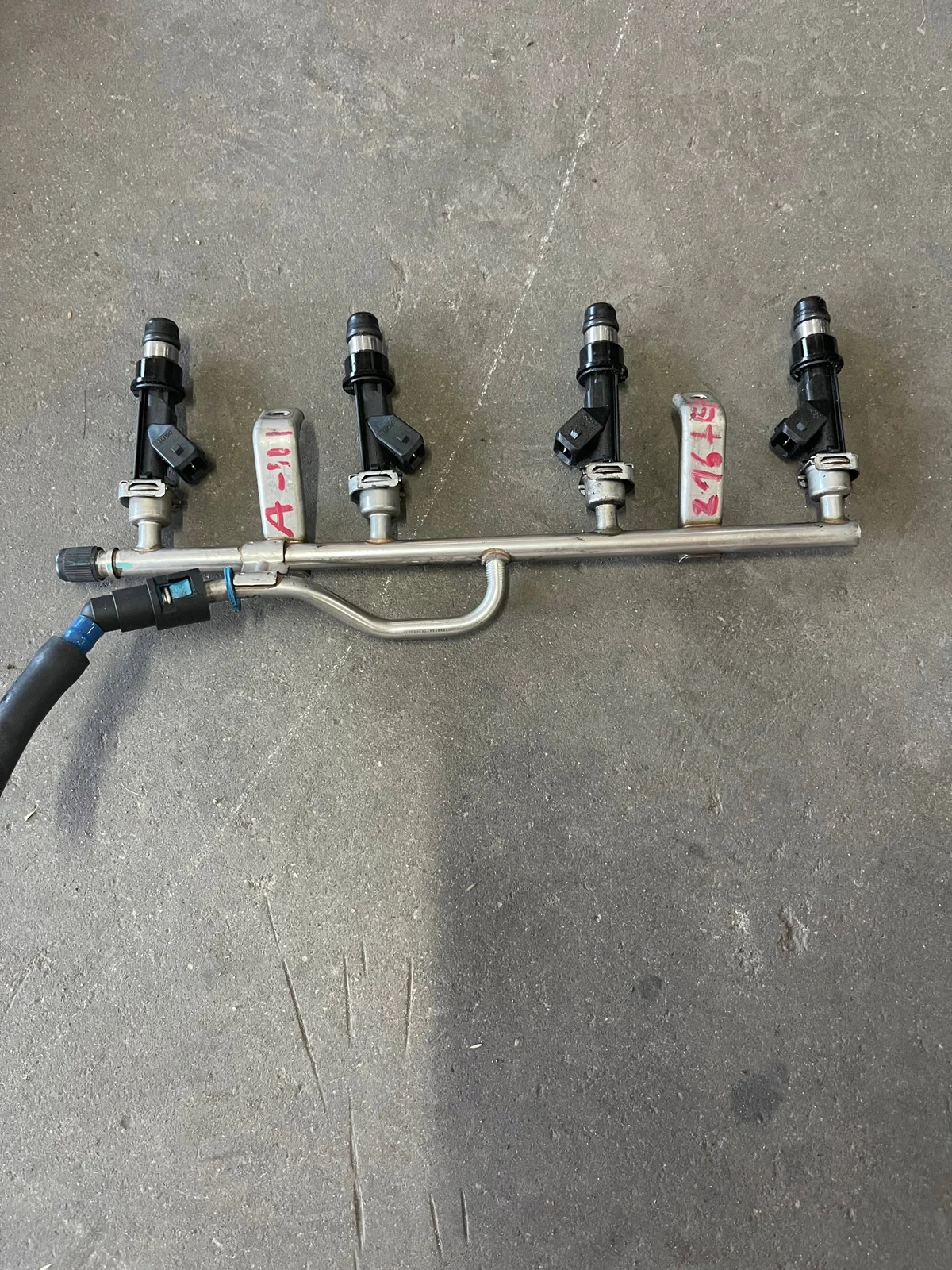 Opel Meriva Astra Zafira Rampe Injecteur 25343299