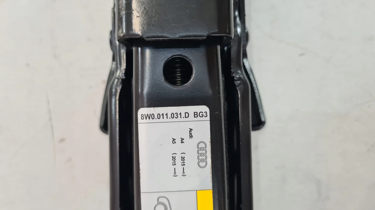 Audi A4 B9 tunkki 8W0011031D